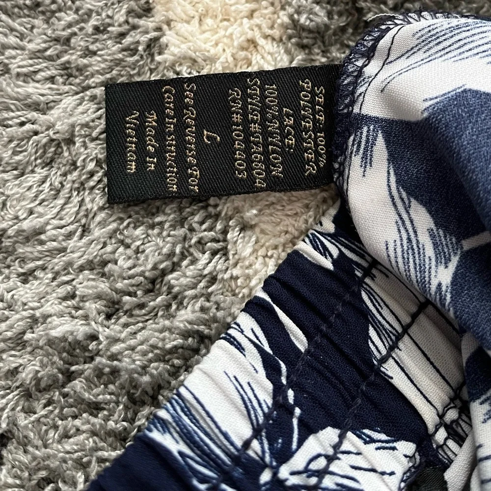 MINE Woman/Girls Navy Blue & White Floral Shorts with Pockets - Picture 6 of 7